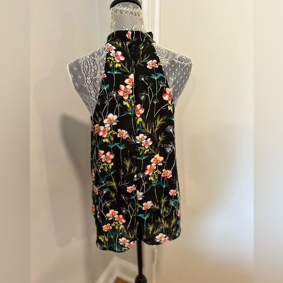 Express Womens Size: M Black/ Pink Floral Halter Top Sleeveless Keyhole Blouse. - Picture 2 of 12